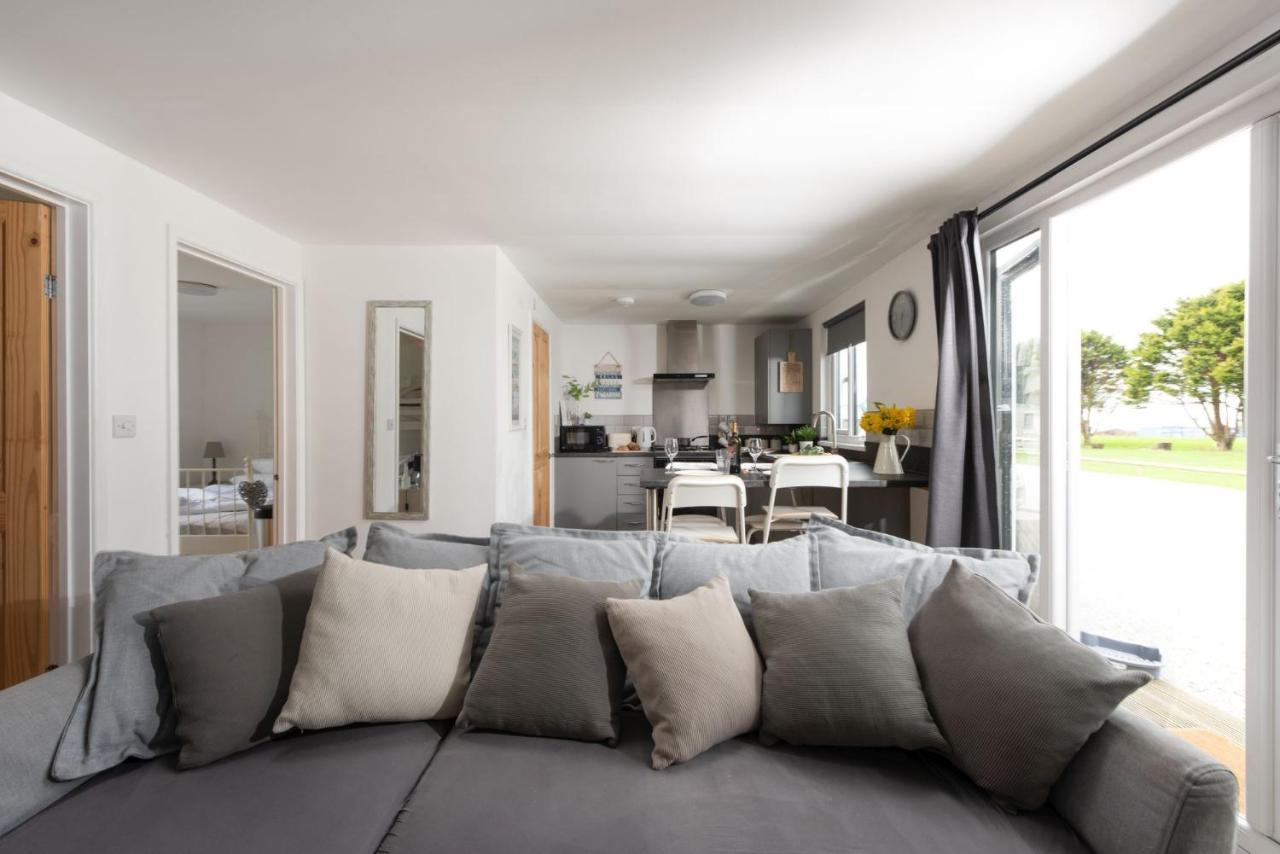 Wheal Prosper- Beautifully Fitted Wooden Lodge Helston Cornwall Экстерьер фото