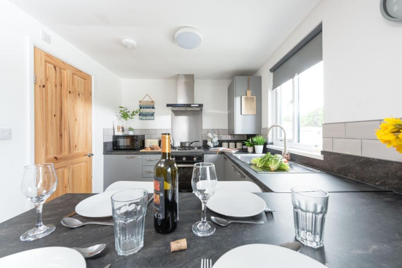 Wheal Prosper- Beautifully Fitted Wooden Lodge Helston Cornwall Экстерьер фото