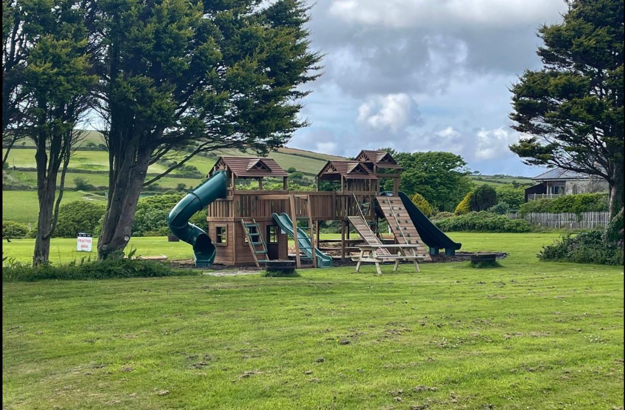 Wheal Prosper- Beautifully Fitted Wooden Lodge Helston Cornwall Экстерьер фото